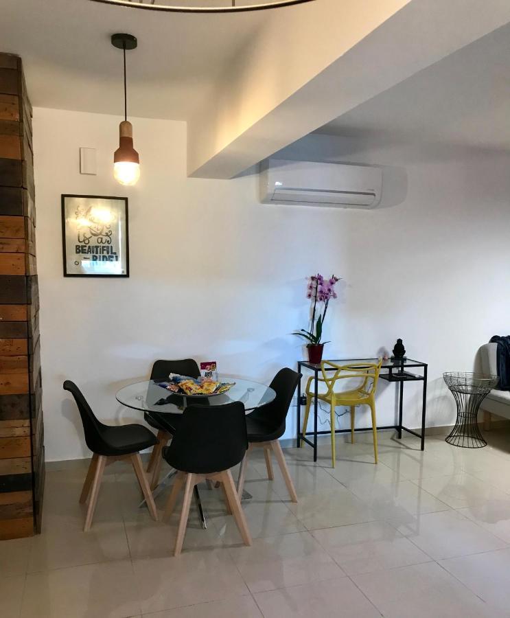 Fat Cow Apartment 101 라르나카 외부 사진
